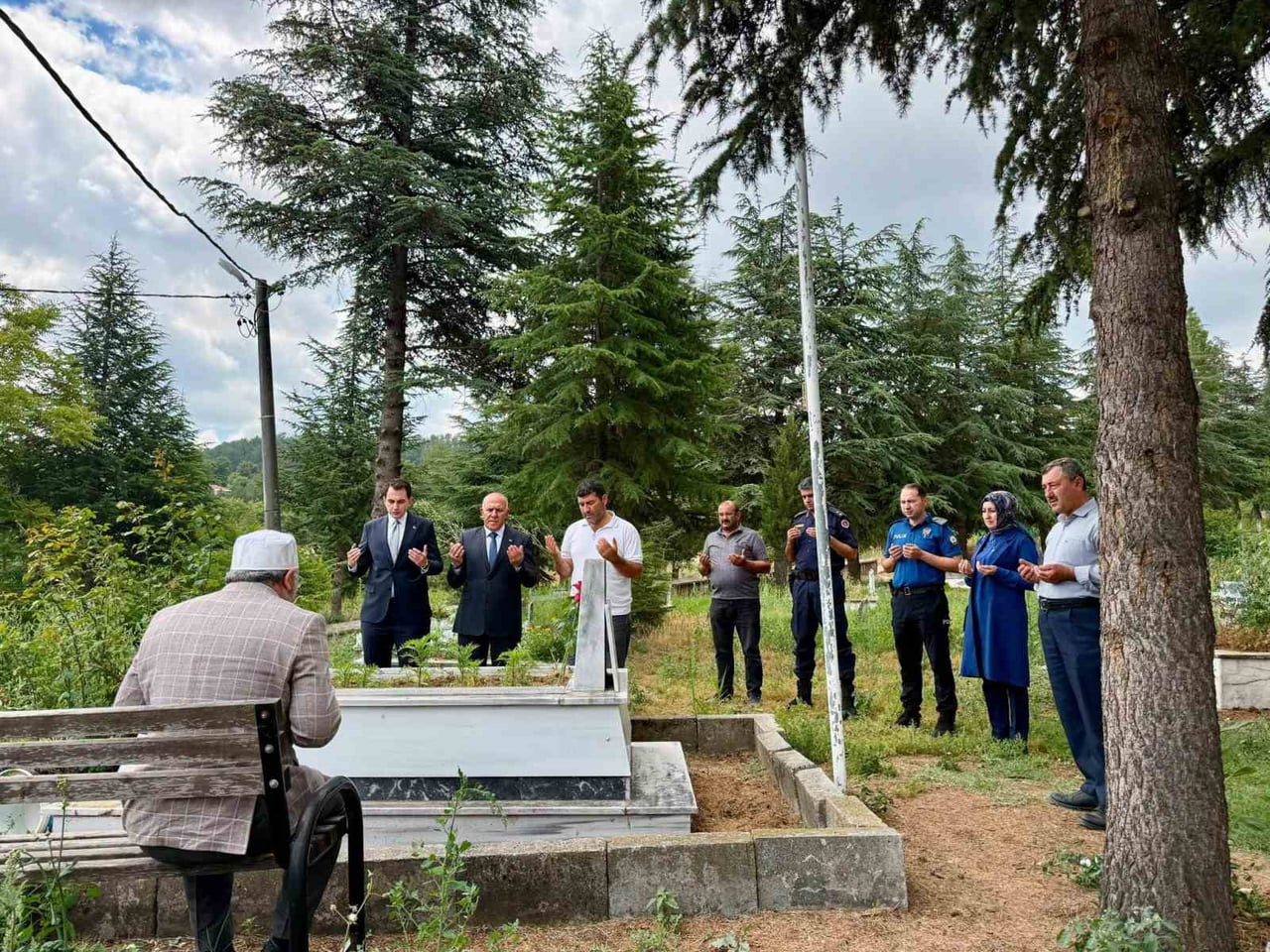 HİSARCIK’TA 15 TEMMUZ’UN 10. YILINDA ŞEHİTLİK ZİYARETİ