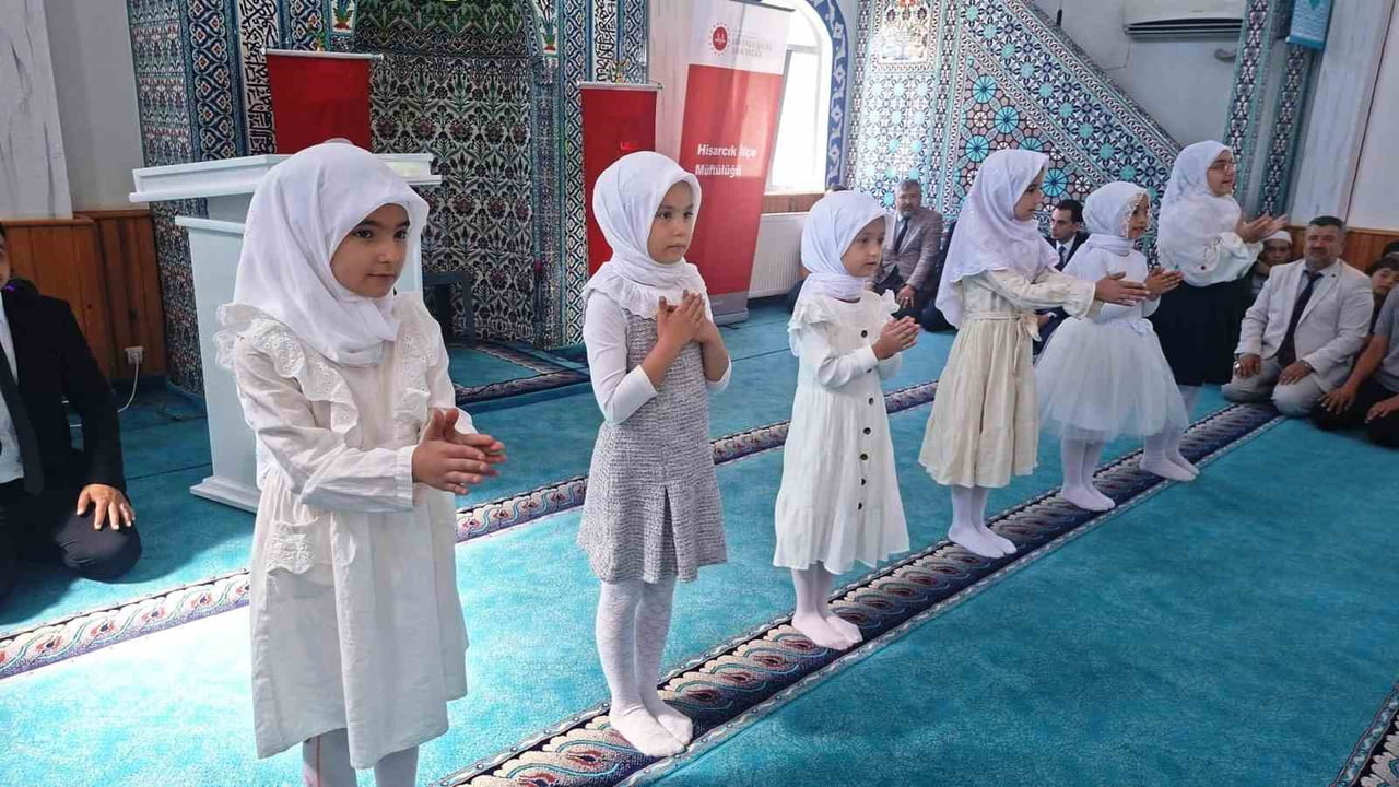 HİSARCIK’TA YAZ KUR’AN KURSLARI AÇILIŞ PROGRAMI DÜZENLENDİ