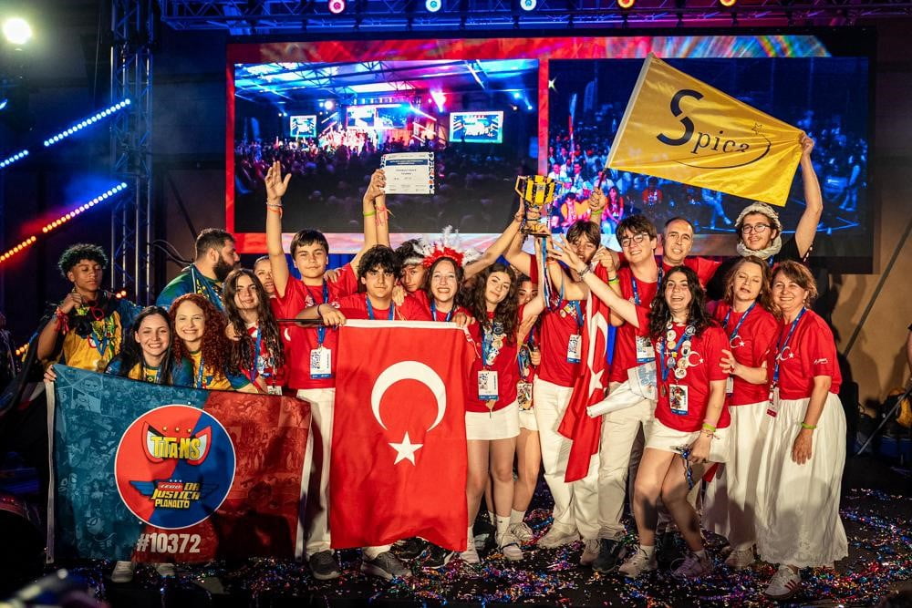HİTİT ÜNİVERSİTESİ ÖĞRETİM ÜYESİ PROF. DR. EBRU GÖKMEŞE İLE YÜKSEK LİSANS MEZUNU BÜŞRA ŞAHİN'İN...