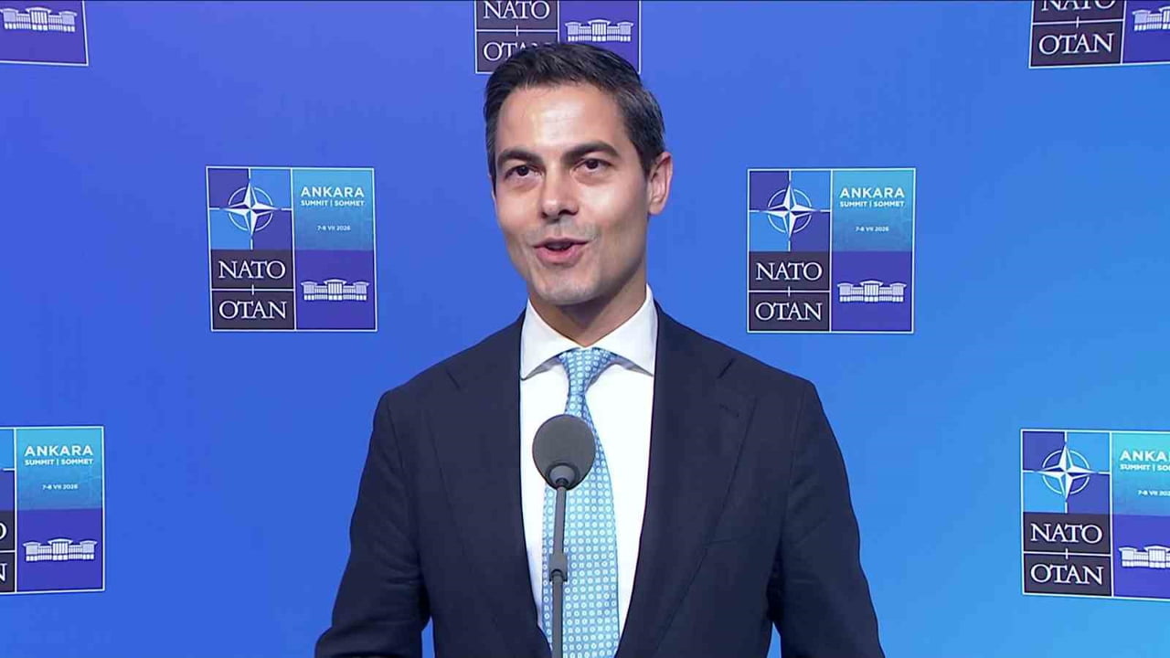 HOLLANDA BAŞBAKANI ROB JETTEN, BASIN MENSUPLARINA GÜNDEME İLİŞKİN DEĞERLENDİRMELERDE...