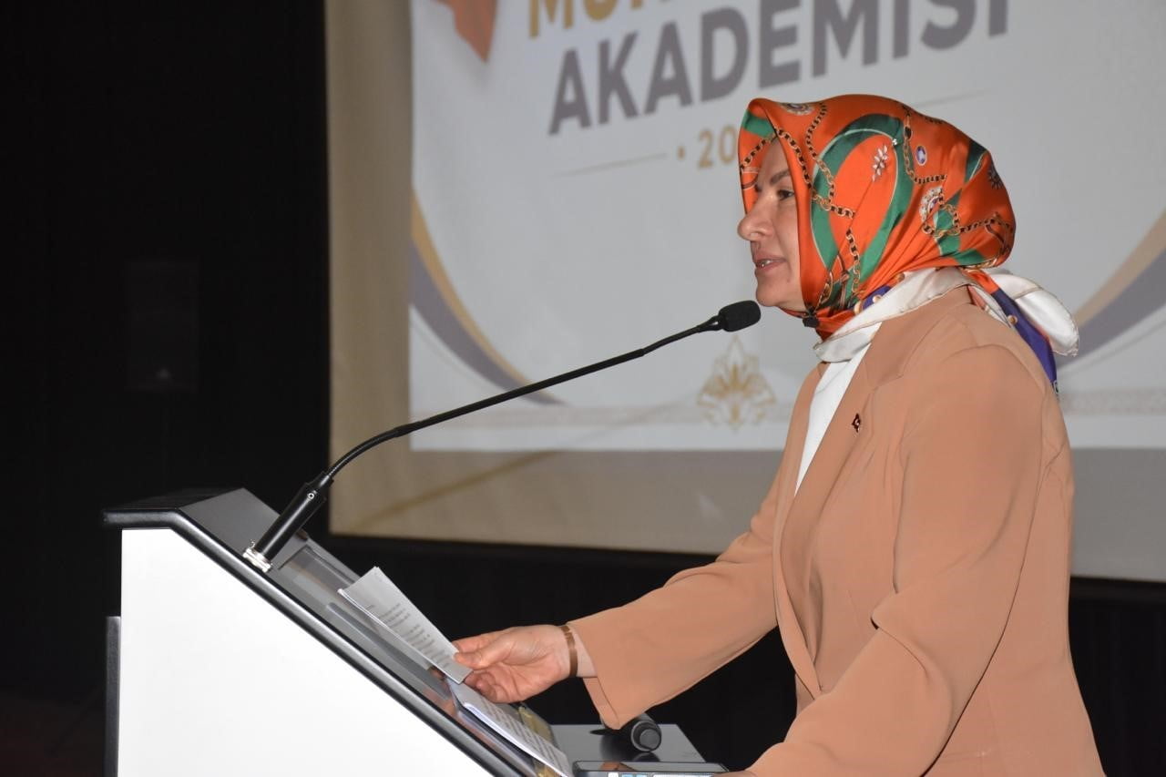 İÇİŞLERİ BAKANLIĞI İLLER İDARESİ GENEL MÜDÜRLÜĞÜ MUHTARLAR DAİRE BAŞKANI SUNA ÜSTÜNER DE, BU...