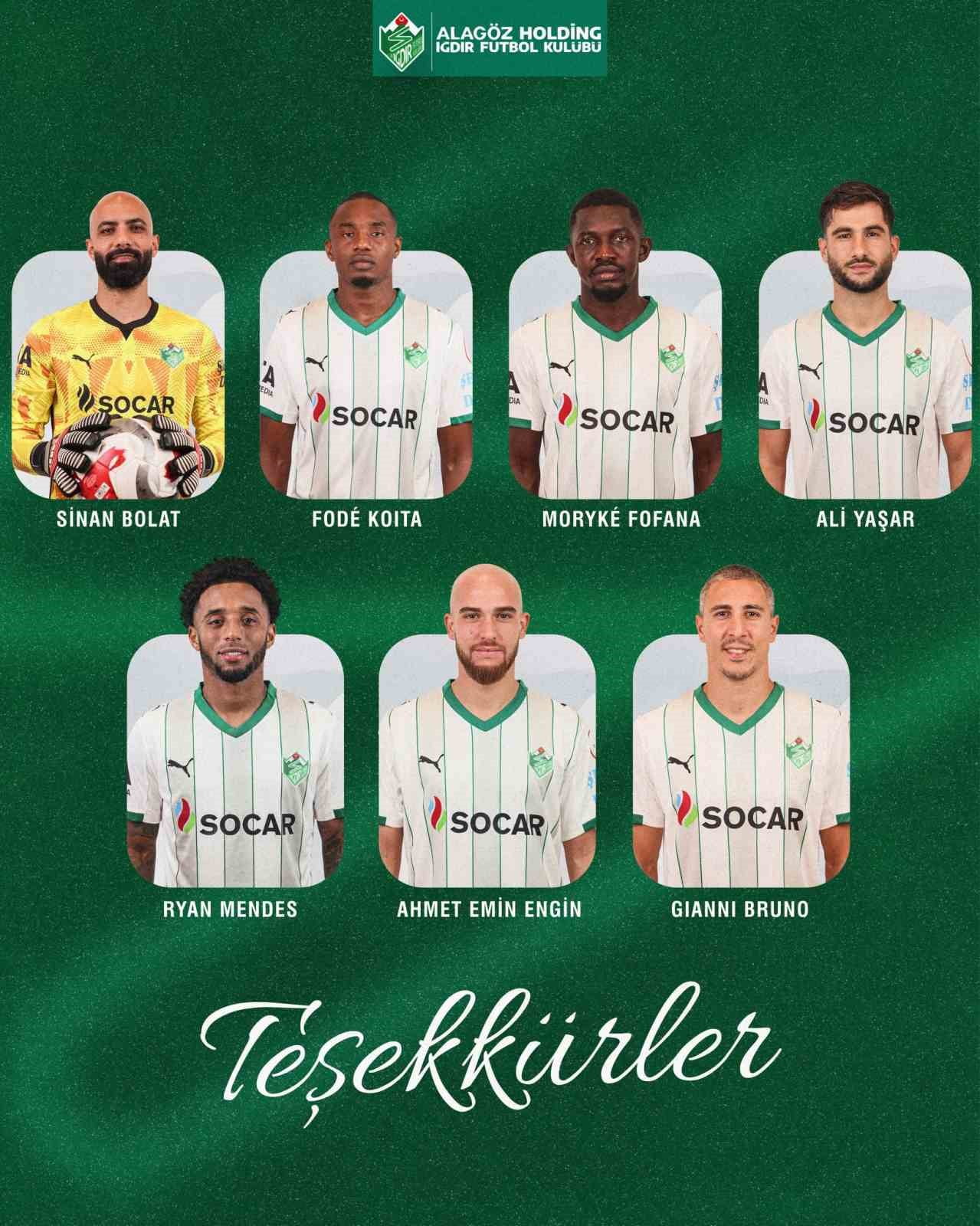 IĞDIR FK'DA 7 FUTBOLCUYLA YOLLAR AYRILDI