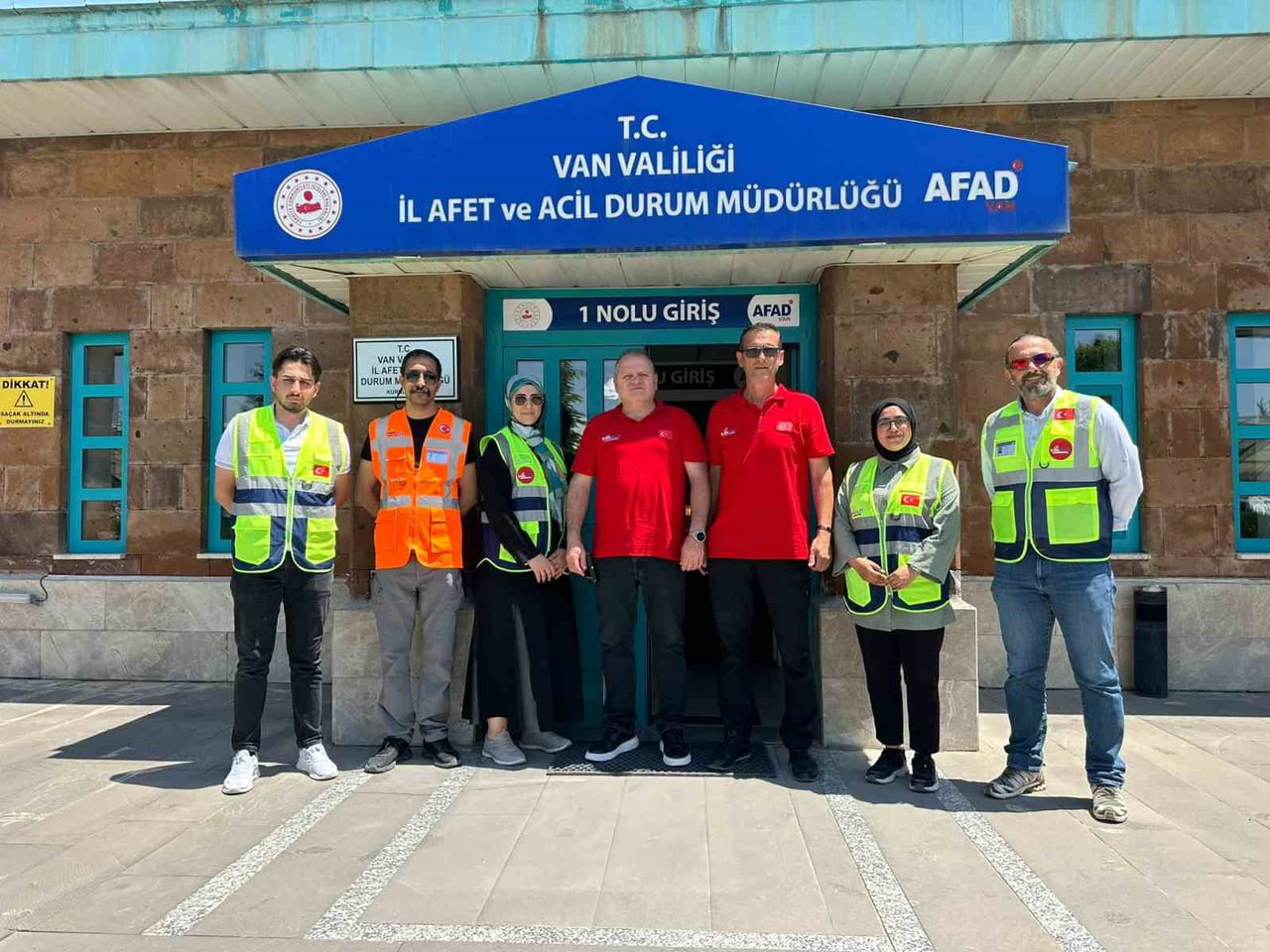 İHAKUT HAVACILIK SPOR KULÜBÜ, AFET VE ACİL DURUMLARA MÜDAHALE İÇİN İŞ BİRLİĞİ PROTOKOLÜNÜ...