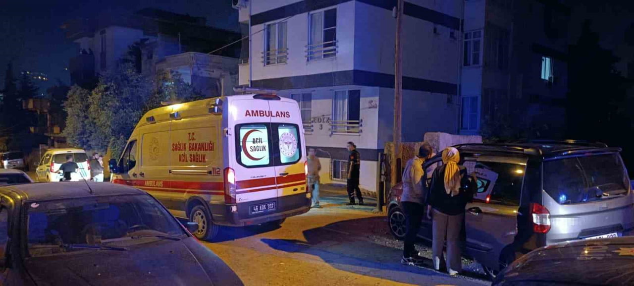 İHBAR ÜZERİNE ADRESE SEVK EDİLEN SAĞLIK EKİPLERİNCE NECİP FAZIL ŞEHİR HASTANESİ YÖRÜK SELİM EK...