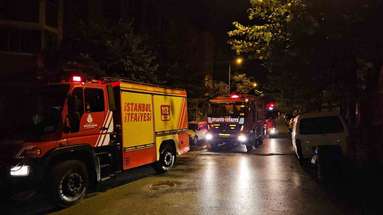 İHBAR ÜZERİNE OLAY YERİNE İTFAİYE, POLİS VE İGDAŞ EKİPLERİ SEVK EDİLDİ. POLİS EKİPLERİ ÇEVREDE...