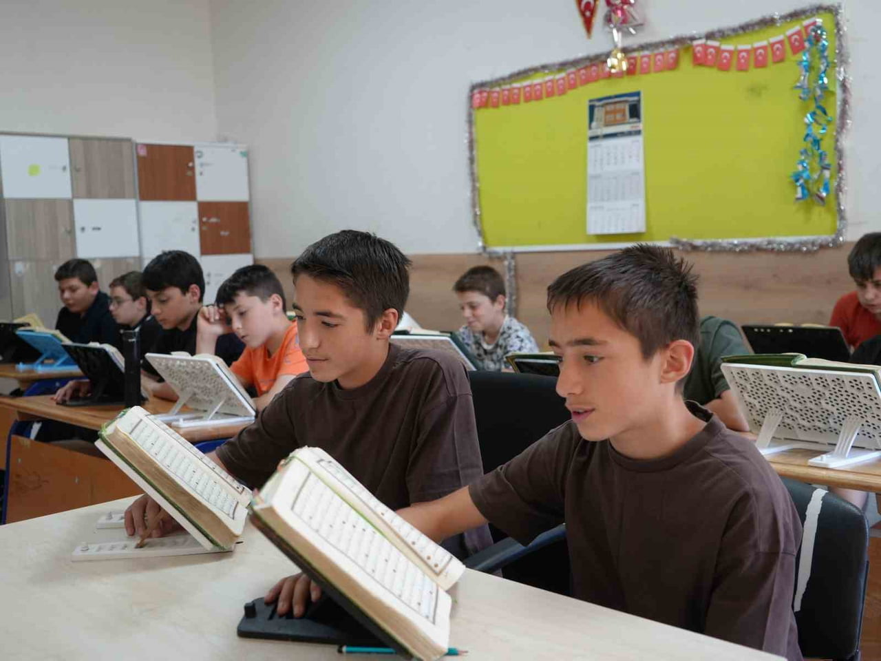 İKİZ KARDEŞLER ÖMER FARUK VE MUSTAFA ÇAKIR BİRLİKTE HAFIZ OLDU.