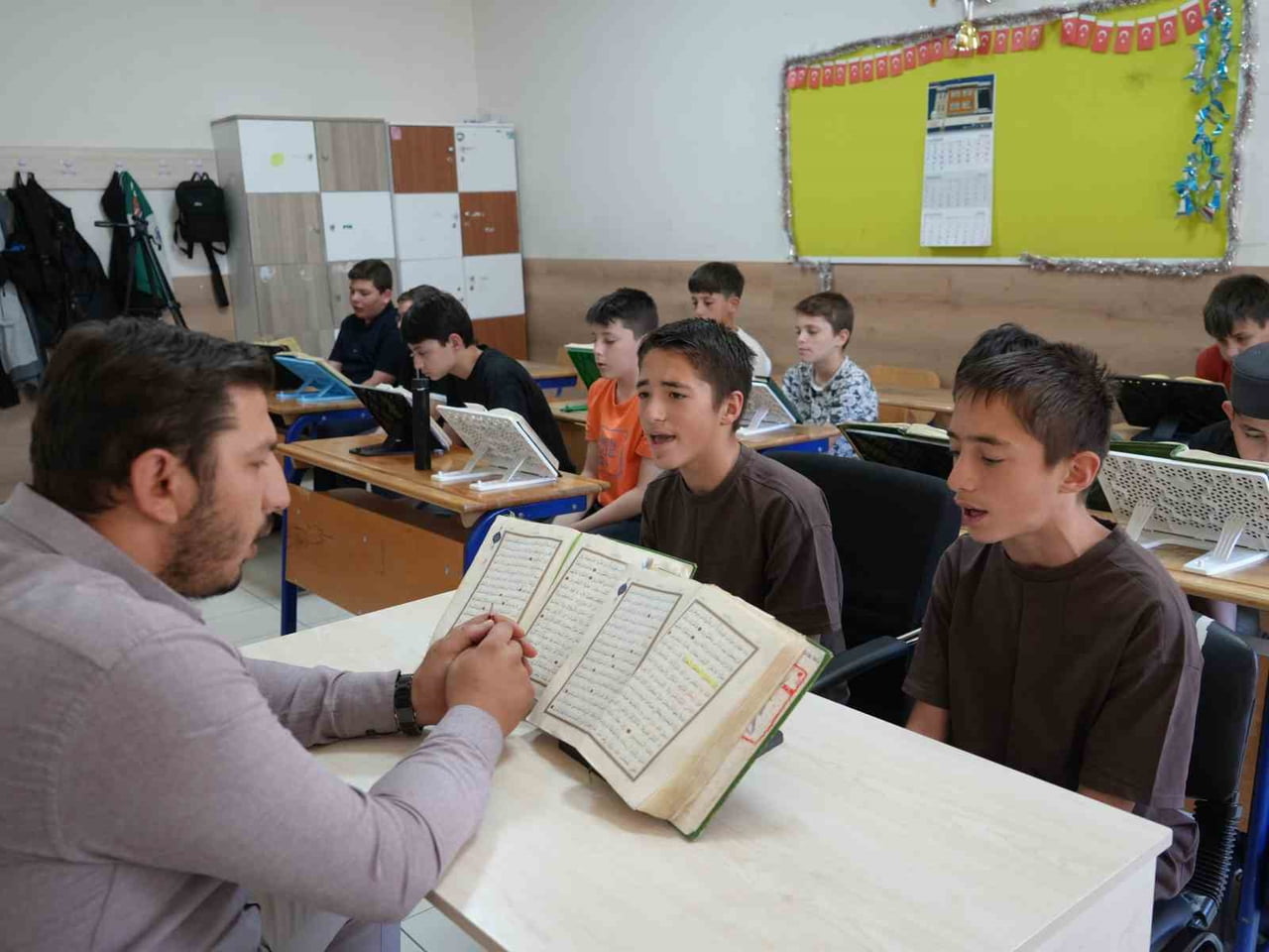 İKİZ KARDEŞLER ÖMER FARUK VE MUSTAFA ÇAKIR BİRLİKTE HAFIZ OLDU.