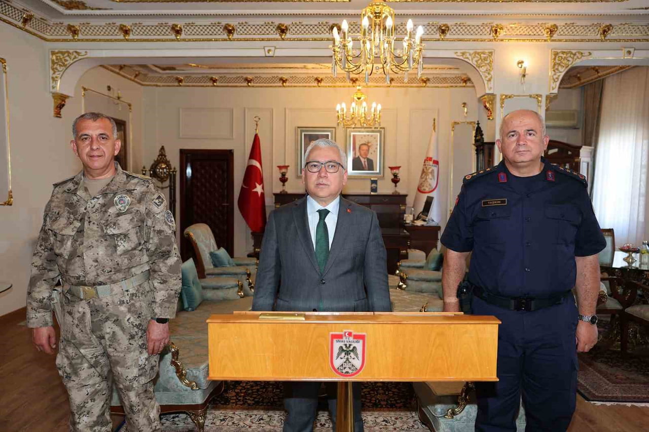 İL EMNİYET MÜDÜRÜ AHMET ALAAĞAÇLI, SİVAS VALİSİ YILMAZ ŞİMŞEK, İL JANDARMA KOMUTANI ALBAY ADEM...