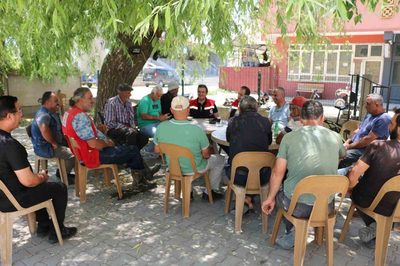 İL TARIM VE ORMAN MÜDÜRÜ KOÇAKER, ULUKÖY'DE ÇİFTÇİLERLE BULUŞTU