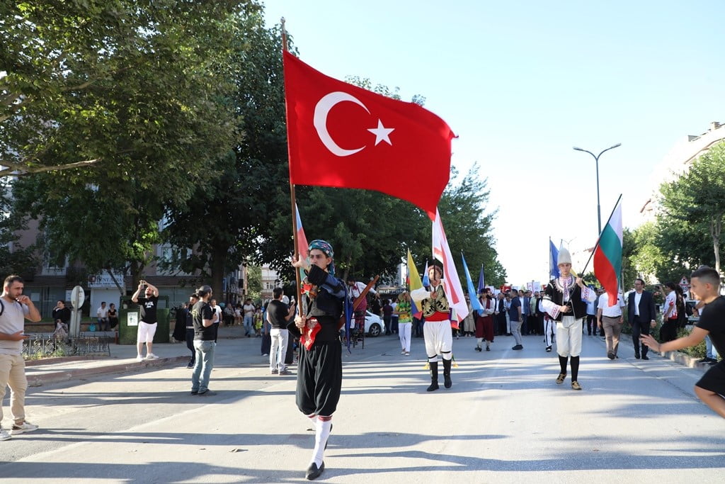 İNEGÖL'DE BEKLENEN GÜN GELDİ, İNEGÖL BELEDİYESİ'NİN 39. ULUSLARARASI KÜLTÜR SANAT FESTİVALİ...