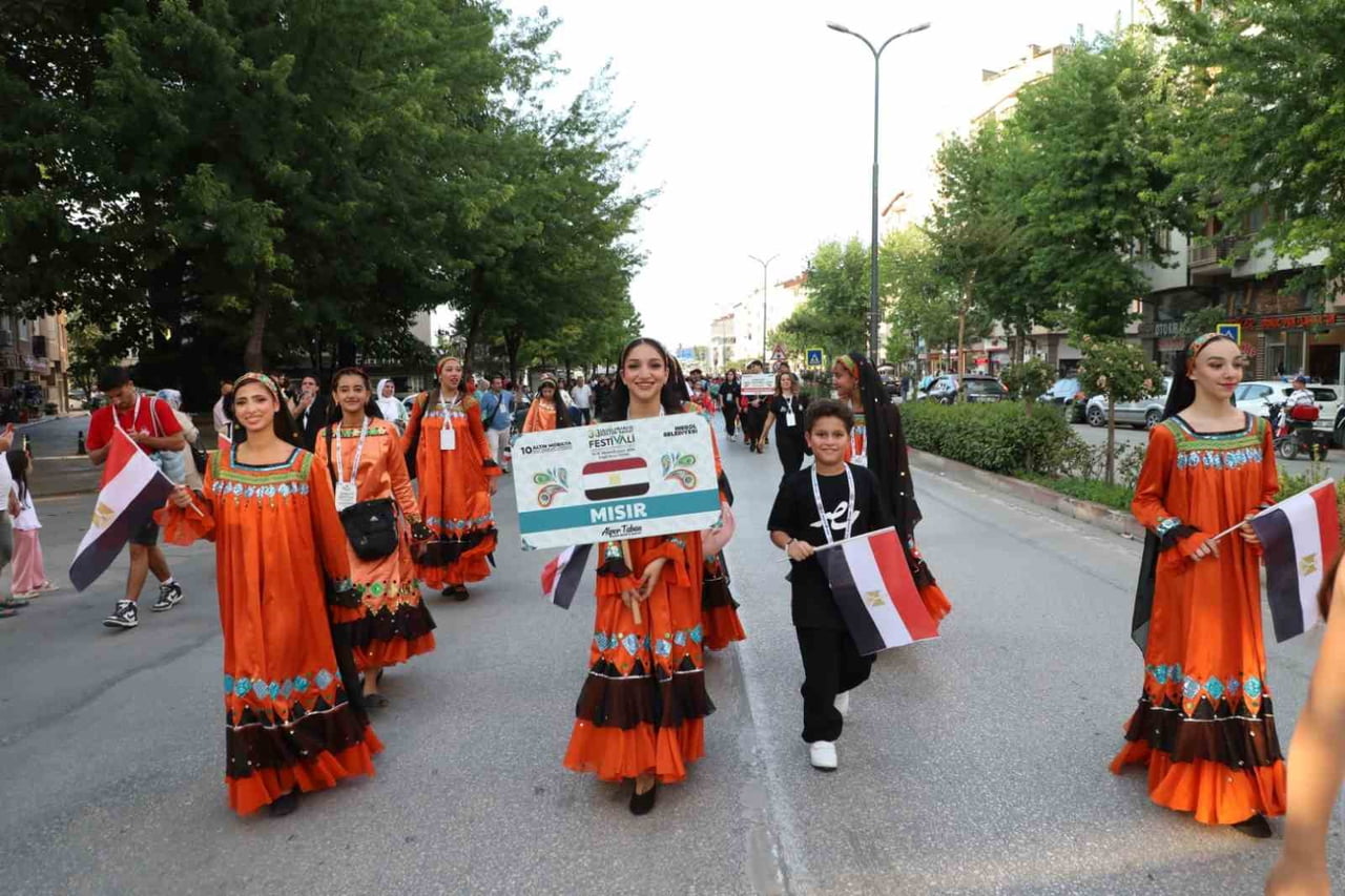İNEGÖL BELEDİYESİ’NİN DÜZENLEDİĞİ 39. ULUSLARARASI KÜLTÜR SANAT FESTİVALİ, PAZAR AKŞAMI HİKMET...