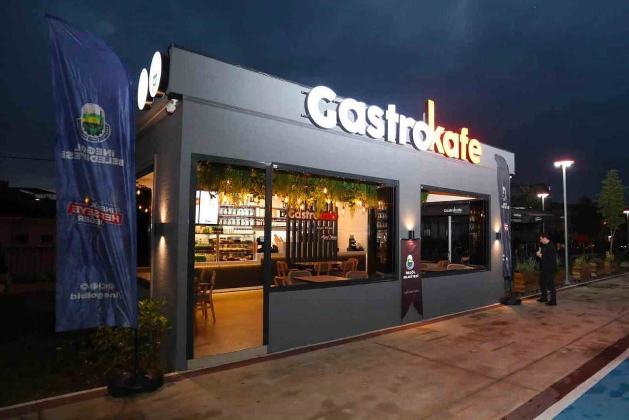 İNEGÖL BELEDİYESİ’NİN MODERN KAFE KONSEPTİYLE OLUŞTURDUĞU VE "ZAMANIN TADI" SLOGANIYLA HİZMET...