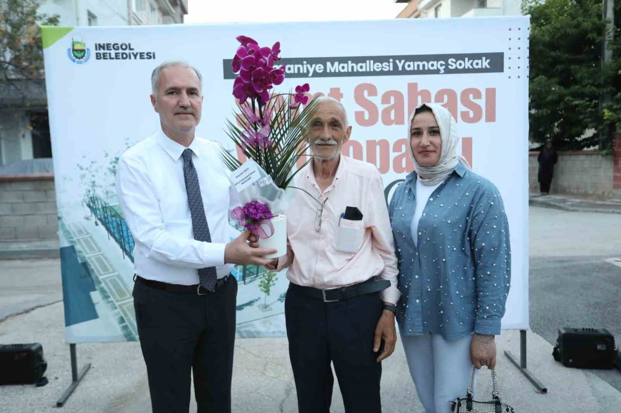 İNEGÖL BELEDİYESİ’NİN SÜLEYMANİYE MAHALLESİ YAMAÇ SOKAK ÜZERİNDE YAPIMINI TAMAMLADIĞI SEMT SAHASI...