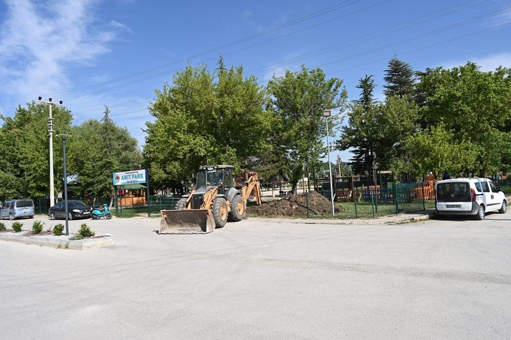 İNÖNÜ BELEDİYESİ, İLÇE SAKİNLERİNDEN GELEN TALEPLERİ KARŞILAMAYA, BELEDİYE HİZMETLERİNİ SÜRDÜRMEYE...