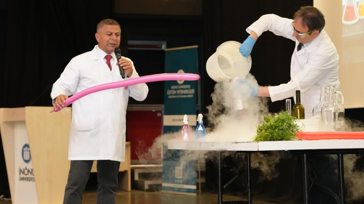 İNÖNÜ ÜNİVERSİTESİ'NDE BİLİM YAZ KAMPI BAŞLADI