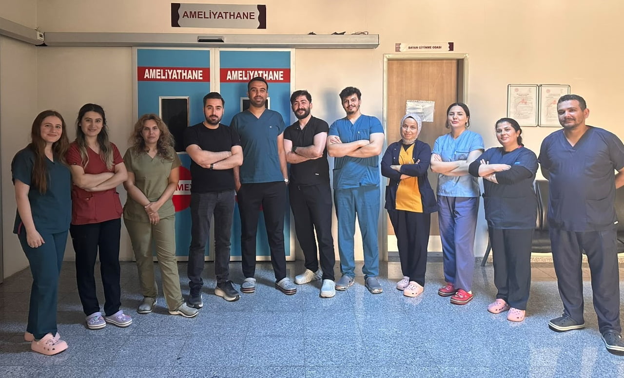 İSLAHİYE DEVLET HASTANESİ'NDE OP. DR. CELALETTİN ÖLKE, ANESTEZİ DOKTORU BİRSEN LİMON, HEMŞİRELER...