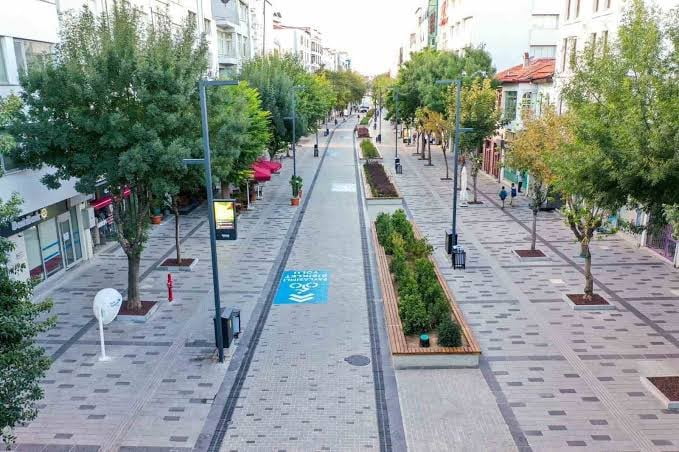 İSMETPAŞA CADDESİ
