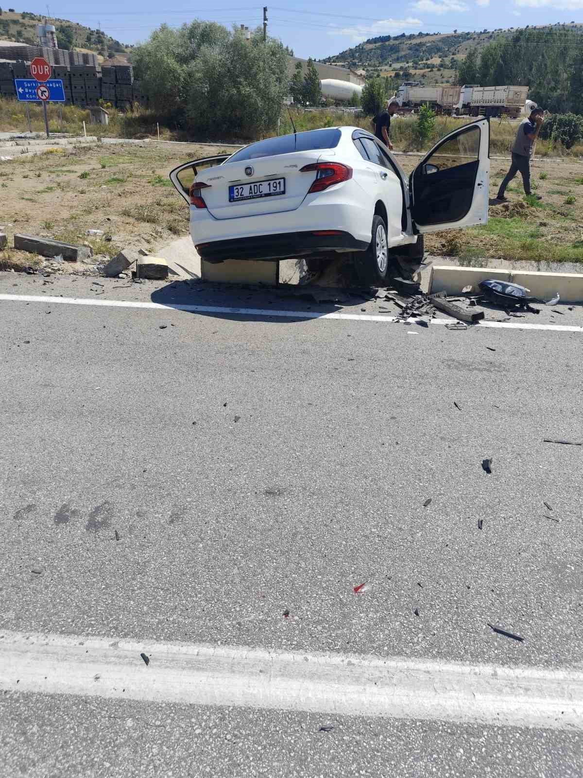 ISPARTA'NIN YALVAÇ İLÇESİNDE MEYDANA GELEN TRAFİK KAZASINDA 1 KİŞİ YARALANDI.