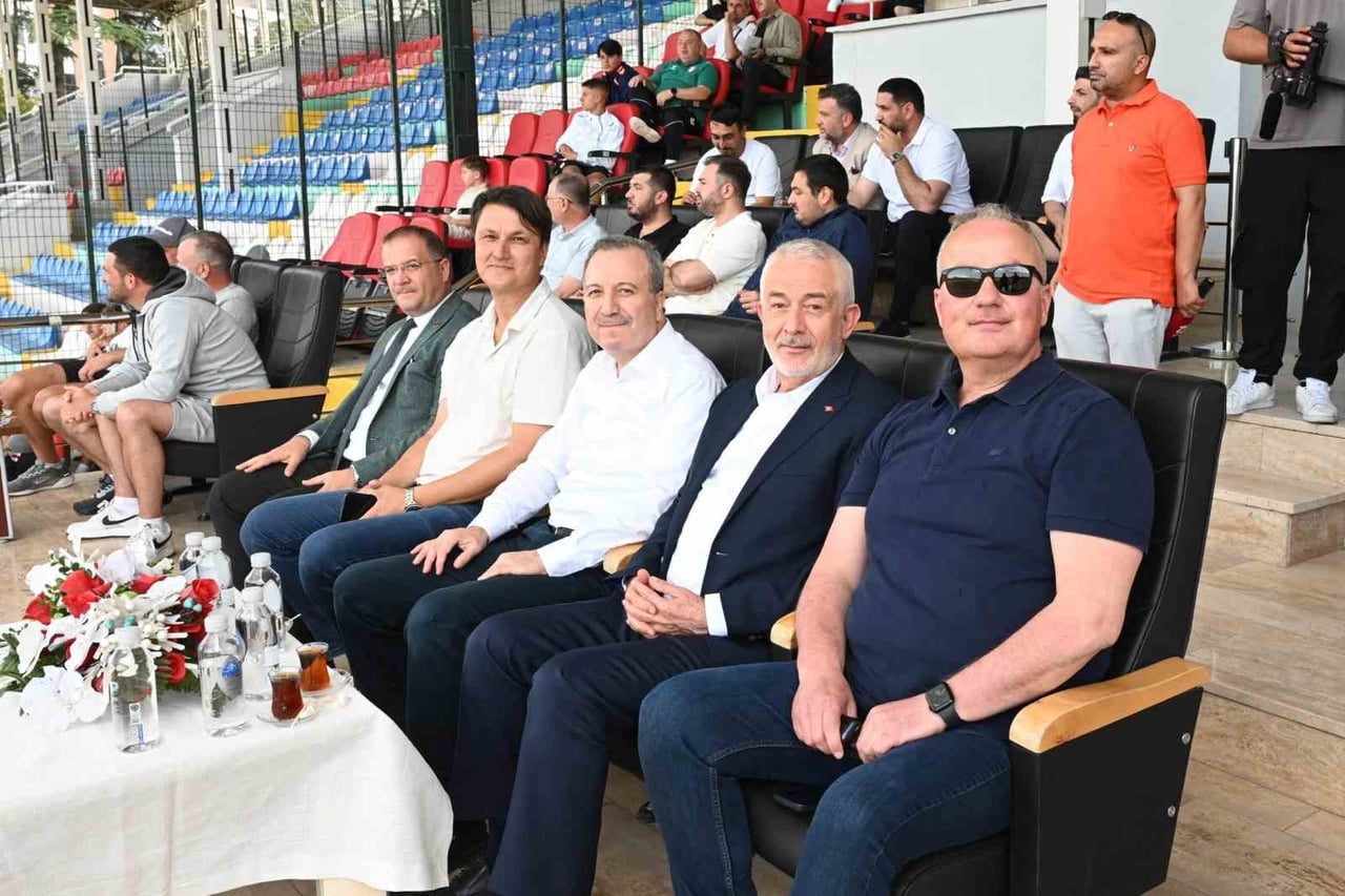 ISPARTA BELEDİYE BAŞKANI ŞÜKRÜ BAŞDEĞİRMEN, YENİ SEZONA DAVRAZ'DA HAZIRLANAN RUSYA PREMİER LİGİ...