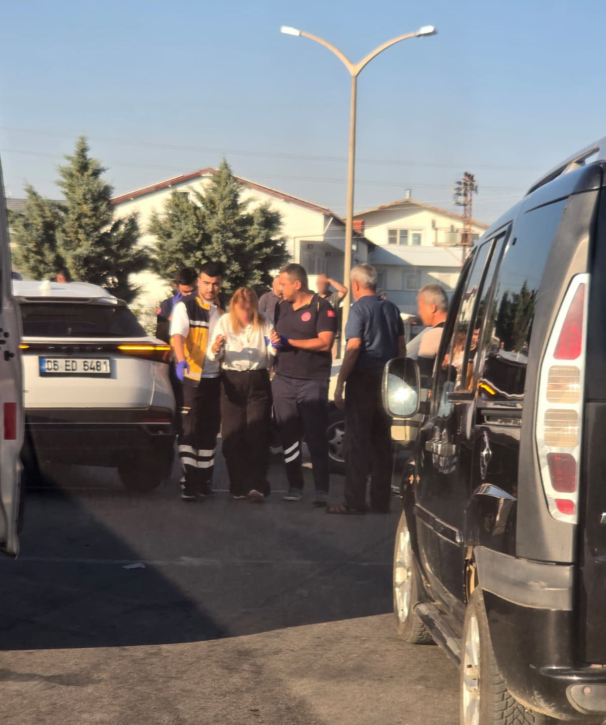 ISPARTA’NIN ŞARKİKARAAĞAÇ İLÇESİNDE İKİ OTOMOBİLİN ÇARPIŞMASI SONUCU MEYDANA GELEN TRAFİK...