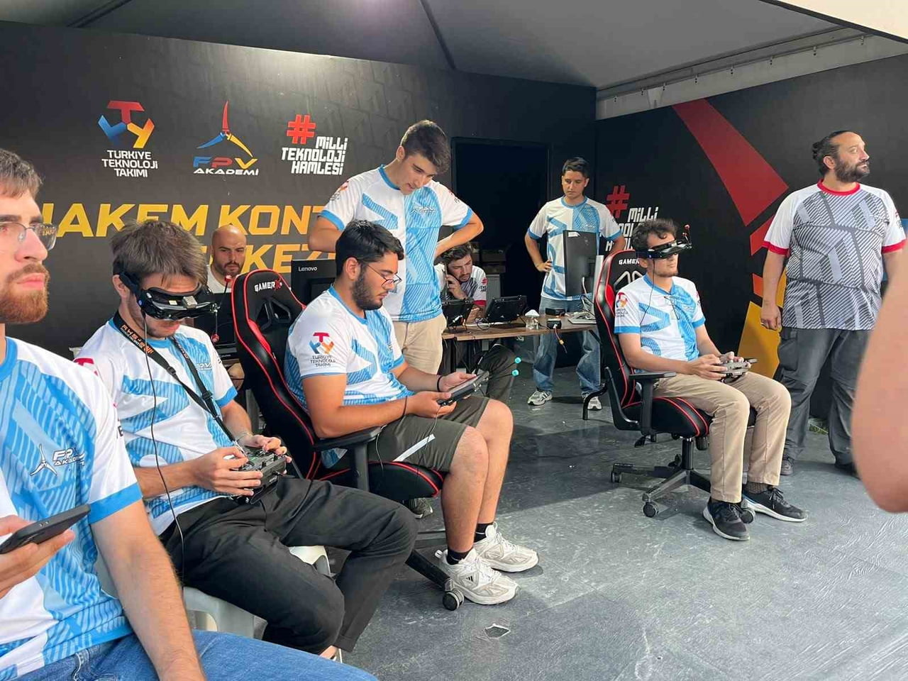 İSTANBUL'DA  NEFES KESEN FPV DRON YARIŞMASI DÜZENLENDİ. TÜRKİYE TEKNOLOJİ TAKIMI (T3) VAKFI...