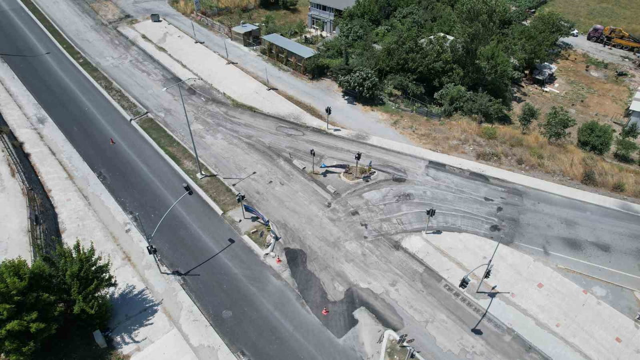 İSTANBUL'UN ARNAVUTKÖY İLÇESİNDEKİ ADNAN MENDERES MAHALLESİ'NDE BULUNAN EGEMEN CADDESİ'NDE YAŞANAN...