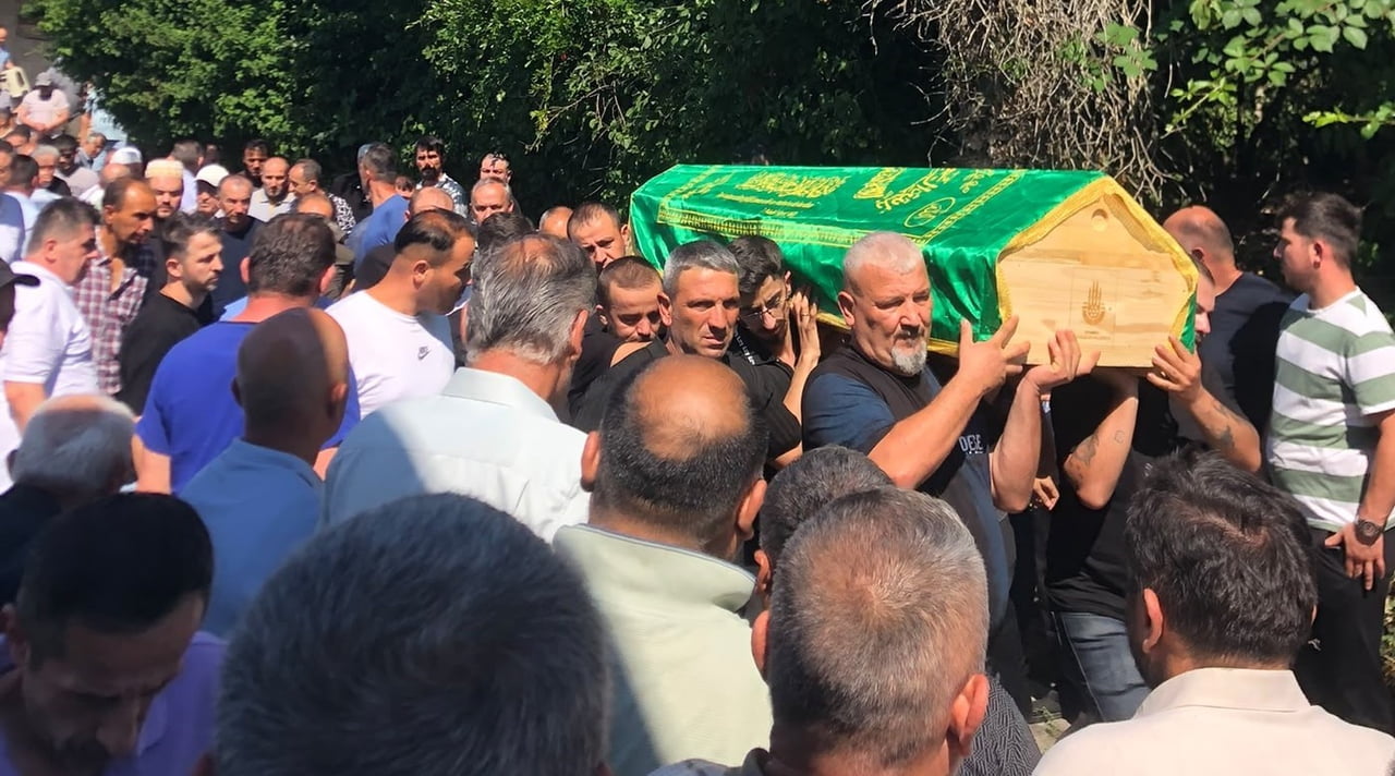 İSTANBUL'UN ESENLER İLÇESİNDE MEYDANA GELEN ZİNCİRLEME TRAFİK KAZASINDA AĞIR YARALANARAK...