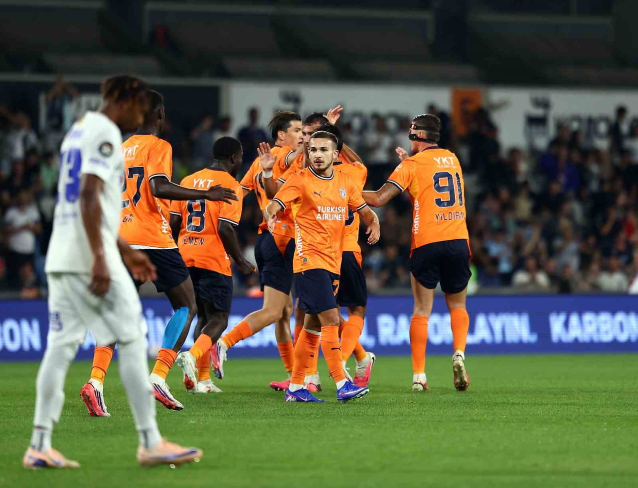 İSTANBUL BAŞAKŞEHİR'İN YENİ TRANSFERLERİ MİCHAL KARBOWNİK İLE EMİN BAYRAM, UEFA KONFERANS LİGİ 2....