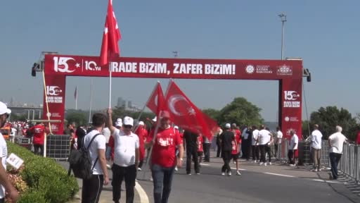 İstanbul’da 15 Temmuz’un 10. yılında tarihi yürüyüş: Binlerce vatandaş Zincirlikuyu’dan Şehitler...