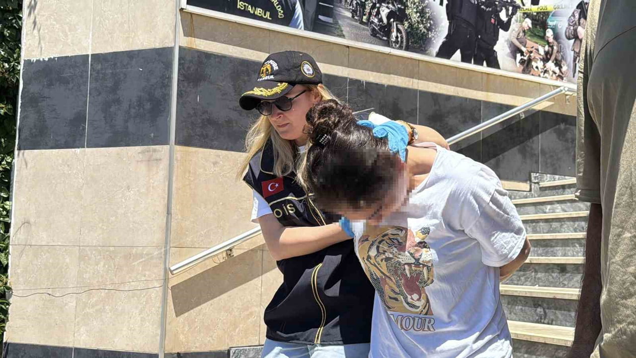 İSTANBUL’DA  HAKKINDA 157 AYRI HIRSIZLIK SUÇUNDAN KAYDI BULUNAN VE TOPLAM 127 YIL 27 GÜN...