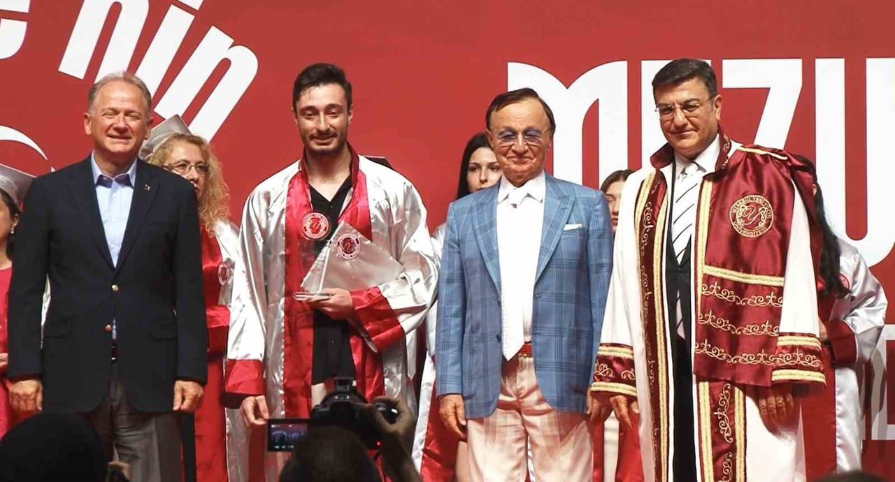 İSTANBUL YENİ YÜZYIL ÜNİVERSİTESİ 2025-2026 AKADEMİK YILI MEZUNİYET TÖRENİ'NDE 10 FAKÜLTE VE 2...