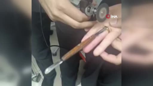 İtfaiyeden hastanede hassas müdahale: Parmağa sıkışan yüzük çıkarıldı