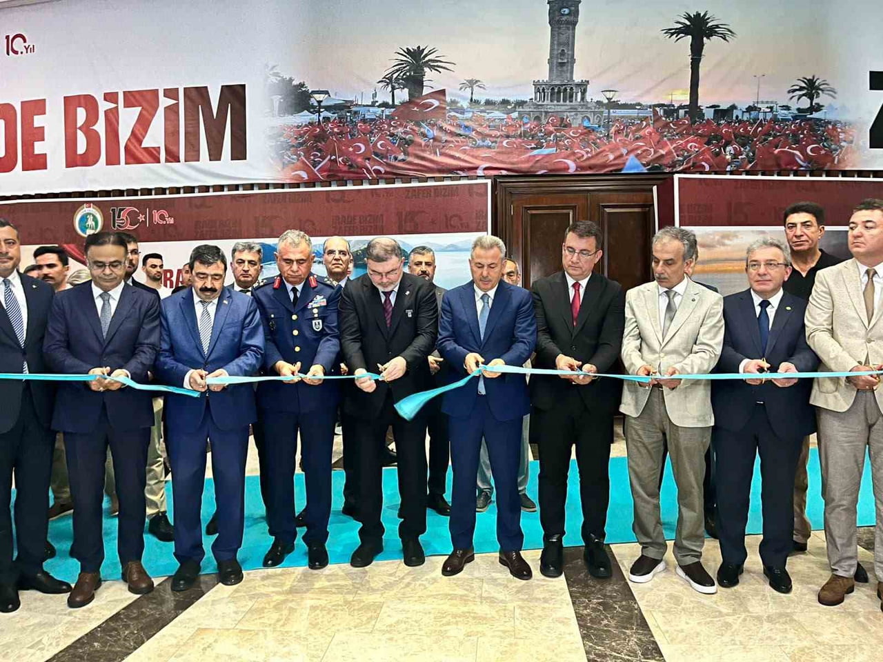 İZMİR'DE, 15 TEMMUZ DEMOKRASİ VE MİLLİ BİRLİK GÜNÜ ETKİNLİKLERİ KAPSAMINDA HAYATA GEÇİRİLEN...
