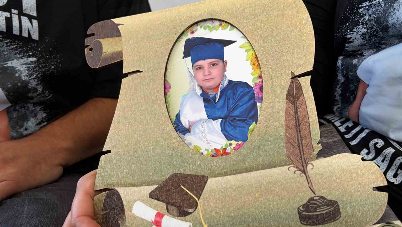 İZMİR'DE GEÇTİĞİMİZ YIL PİKNİK DÖNÜŞÜ MEYDANA GELEN VE 10 YAŞINDAKİ İLKOKUL ÖĞRENCİSİ UMUT EROL...