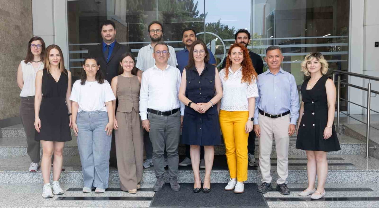 İZMİR, ANKARA VE İSTANBUL’DAKİ ÜNİVERSİTELERDEN ÖĞRENCİ EKİPLERİNİ BULUŞTURAN 5 GÜNLÜK İNOVASYON...