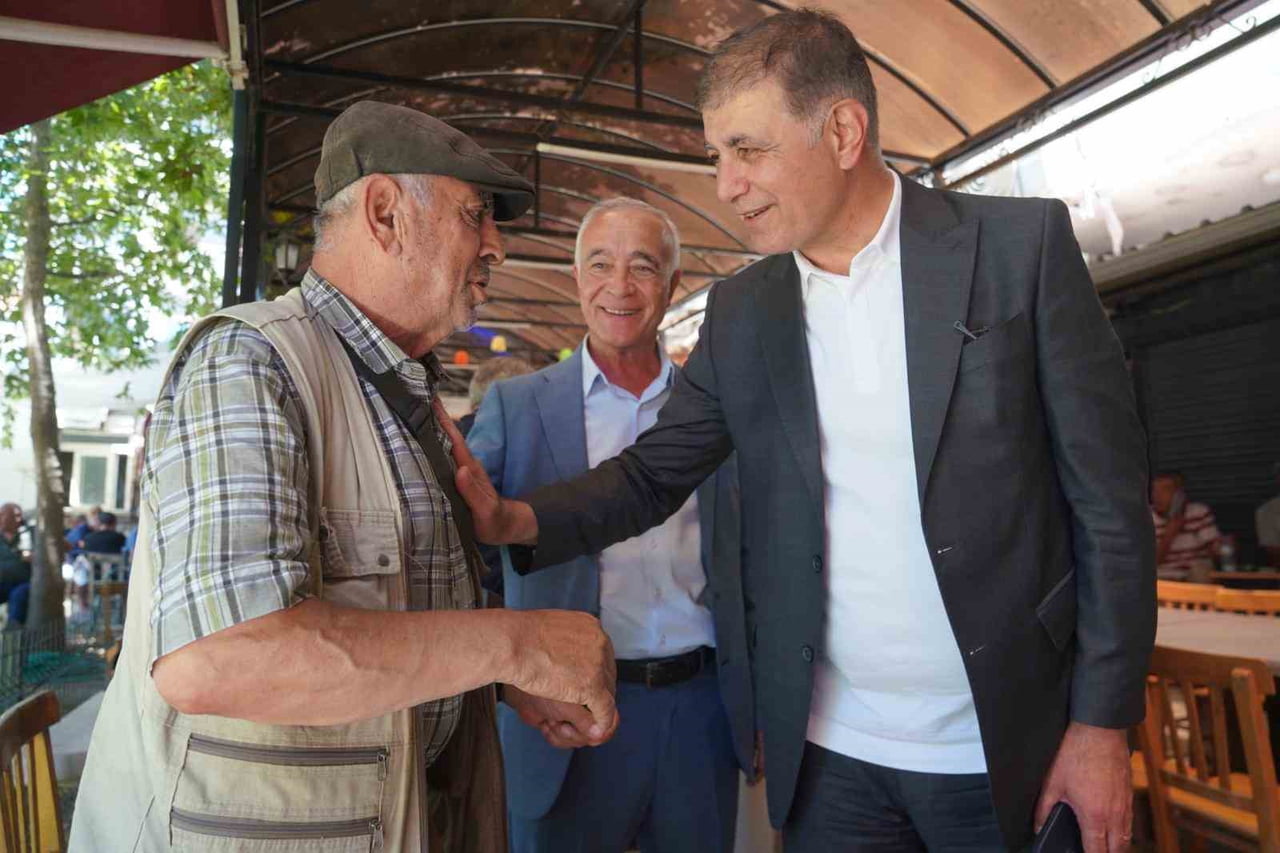 İZMİR BÜYÜKŞEHİR BELEDİYE BAŞKANI DR. CEMİL TUGAY, SEFERİHİSAR'DA DEVAM EDEN ÇALIŞMALARI YERİNDE...