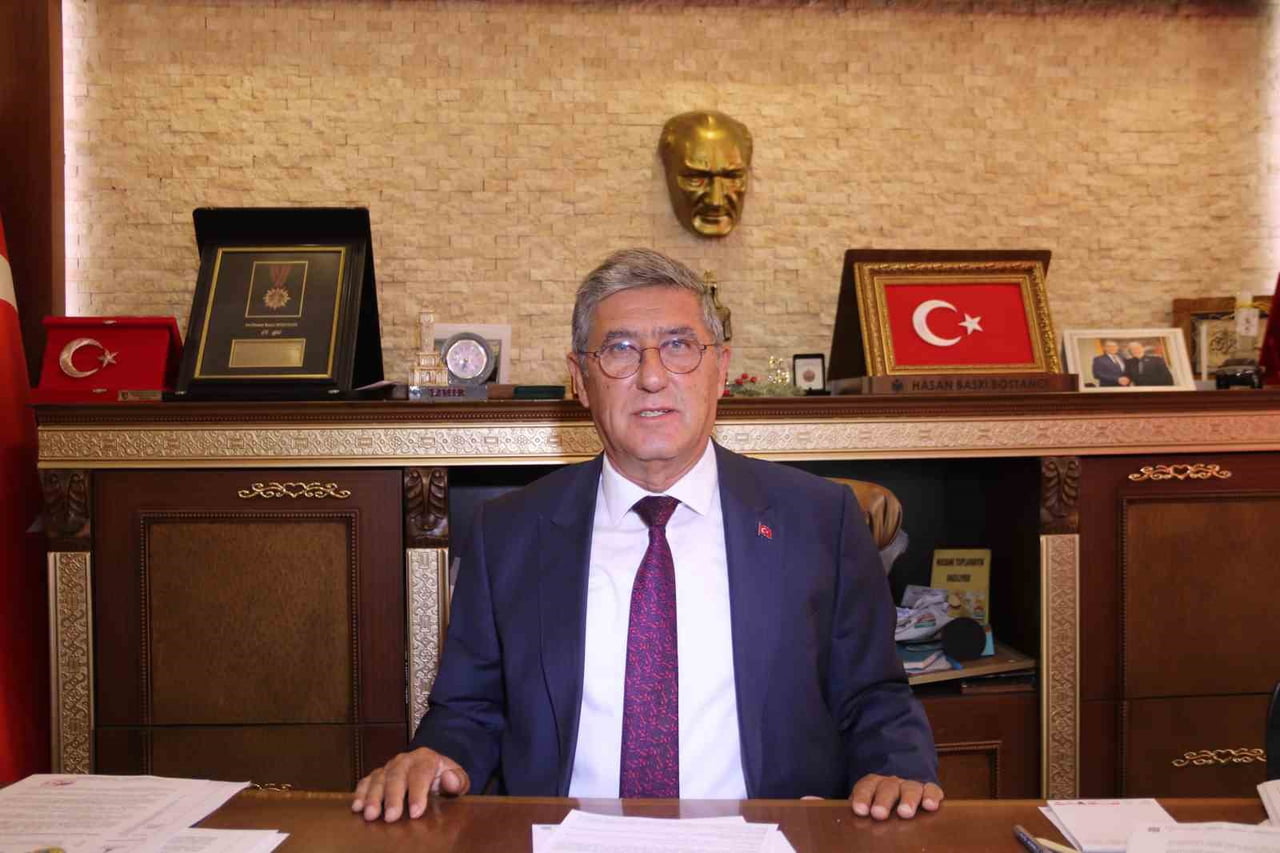 İZMİR OTOBÜSÇÜLER VE SERVİSÇİLER ESNAF ODASI BAŞKANI HASAN BASRİ BOSTANCI AÇIKLAMALARDA...
