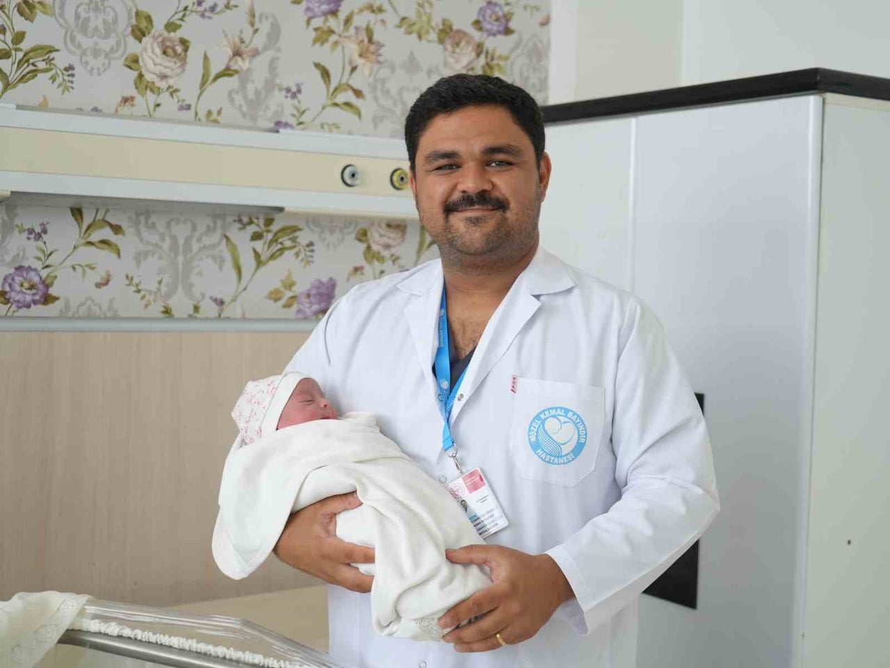 KADIN HASTALIKLARI VE DOĞUM UZMANI OP. DR. ATILIM GÜLÇİÇEK