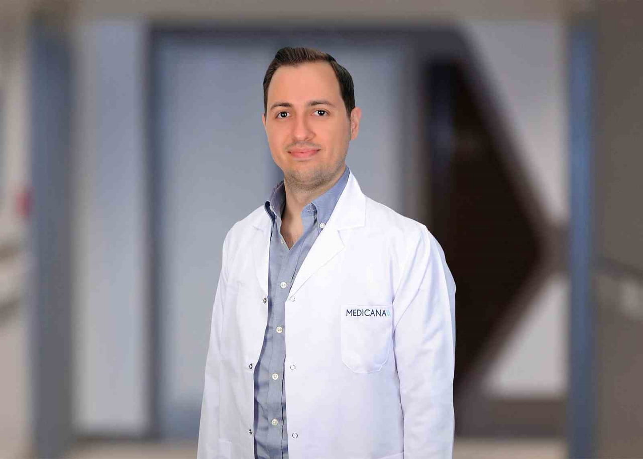 KADIN HASTALIKLARI VE DOĞUM UZMANI OP. DR. ENES BURAK MUTLU