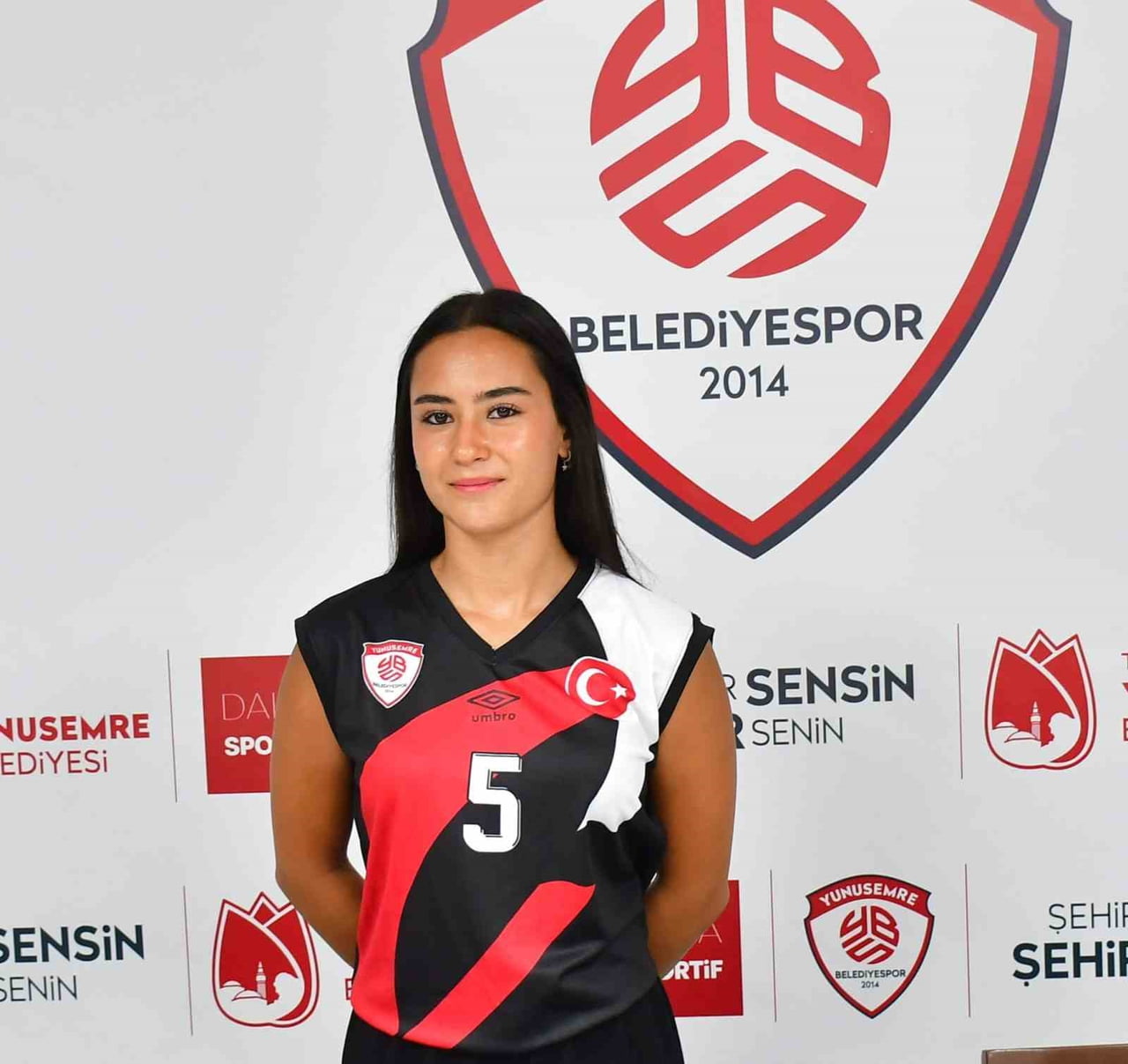 KADINLAR VOLEYBOL 2. LİG EKİPLERİNDEN YUNUSEMRE BELEDİYESPOR, YENİ SEZONUN İLK DIŞ TRANSFERİNİ...