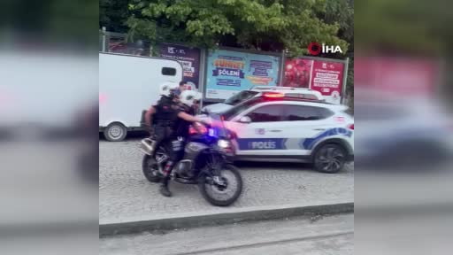 Kağıthane’de trafikte yol verme kavgasında 4 kişi bıçaklandı