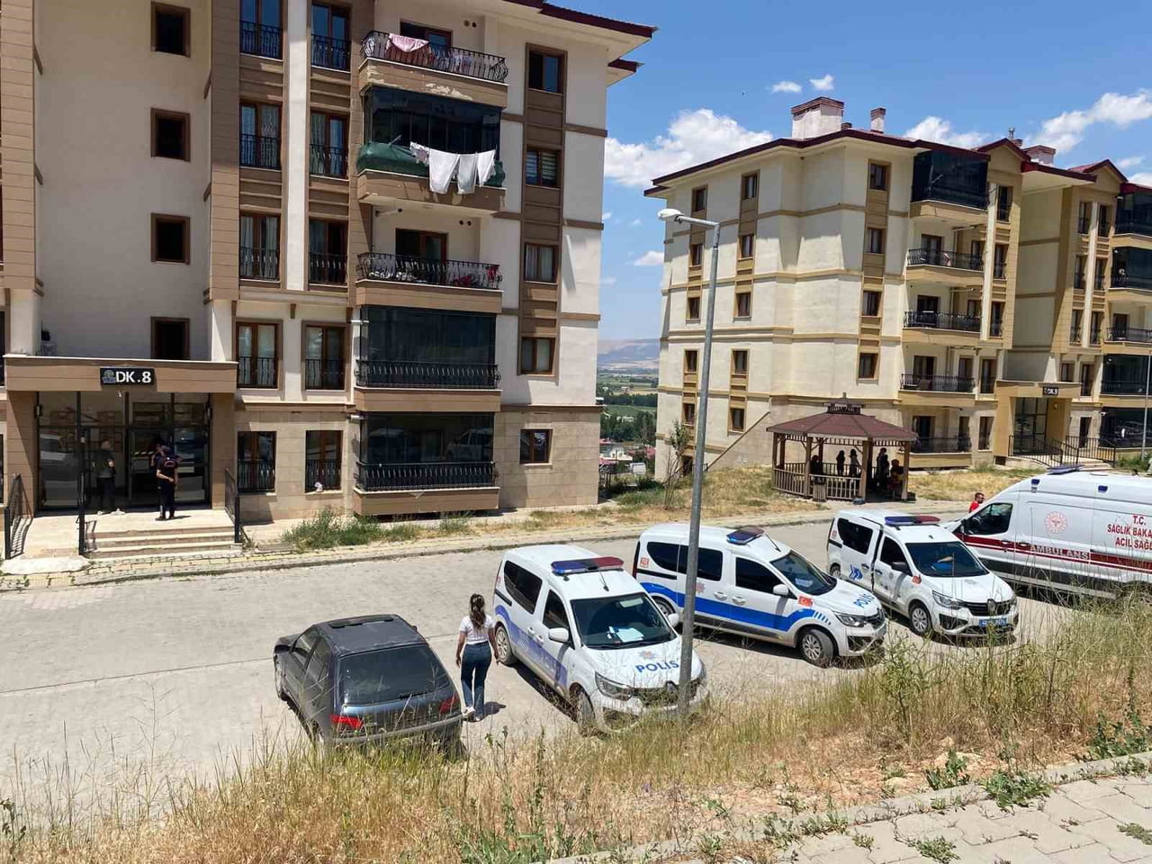 KAHRAMANMARAŞ'IN ELBİSTAN İLÇESİNDE BİR KİŞİNİN ANNE VE BABASINI EVDE REHİN ALDIĞI İDDİASI ÜZERİNE...