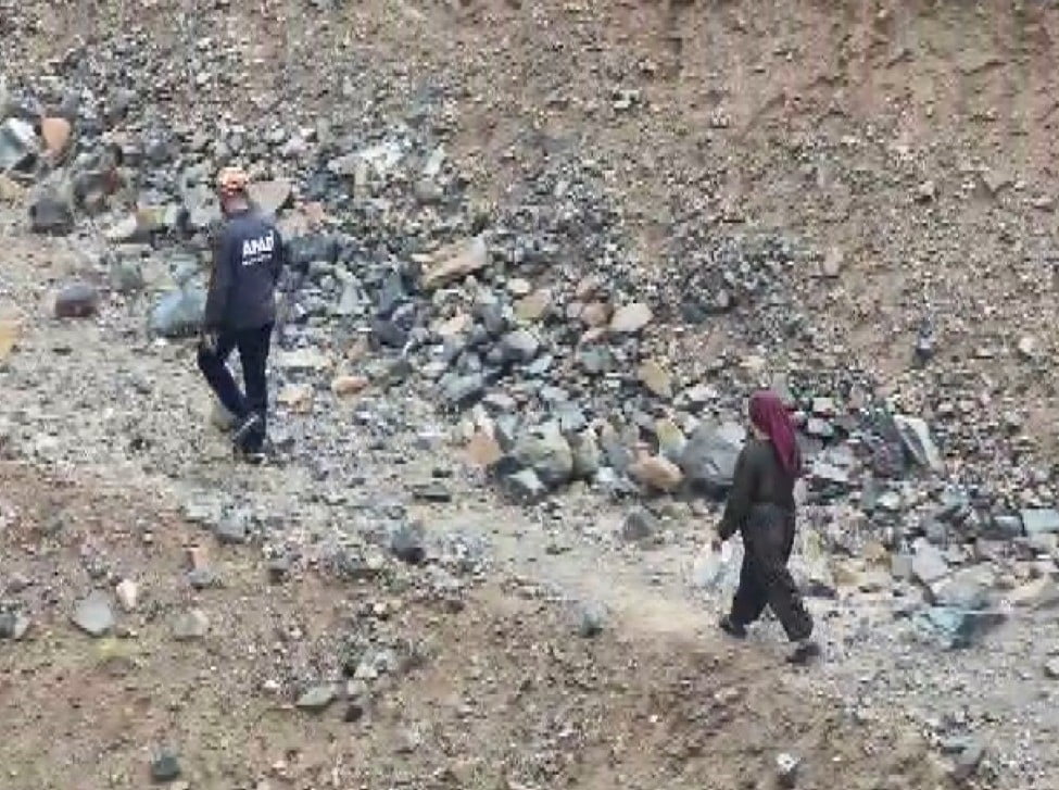 KAHRAMANMARAŞ'TA KAYBOLAN HAYVANLARINI ARAMAK İÇİN BERİT DAĞI'NA ÇIKAN VE YOLU BULAMAYAN VATANDAŞ...