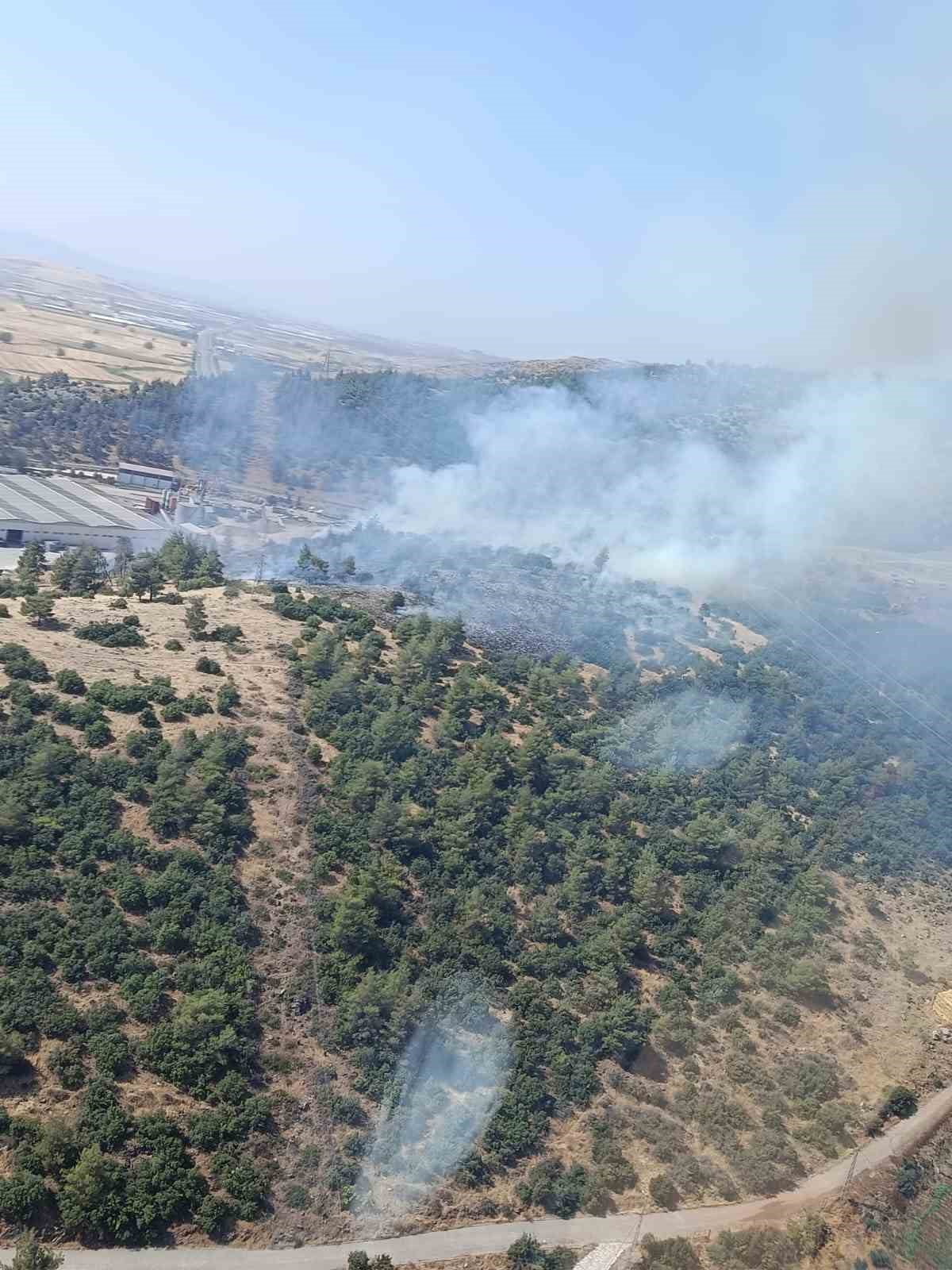 KAHRAMANMARAŞ'TA MAKİLİK ALANDA ÇIKAN YANGIN EKİPLERİN MÜDAHALESİ İLE SÖNDÜRÜLDÜ