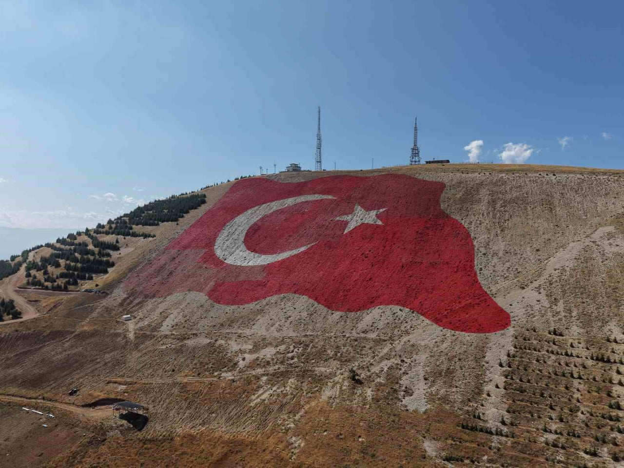 KAHRAMANMARAŞ'TA ONİKİŞUBAT BELEDİYESİ TARAFINDAN 2025 YILINDA AHIR DAĞI'NIN 1830 RAKIMLI...