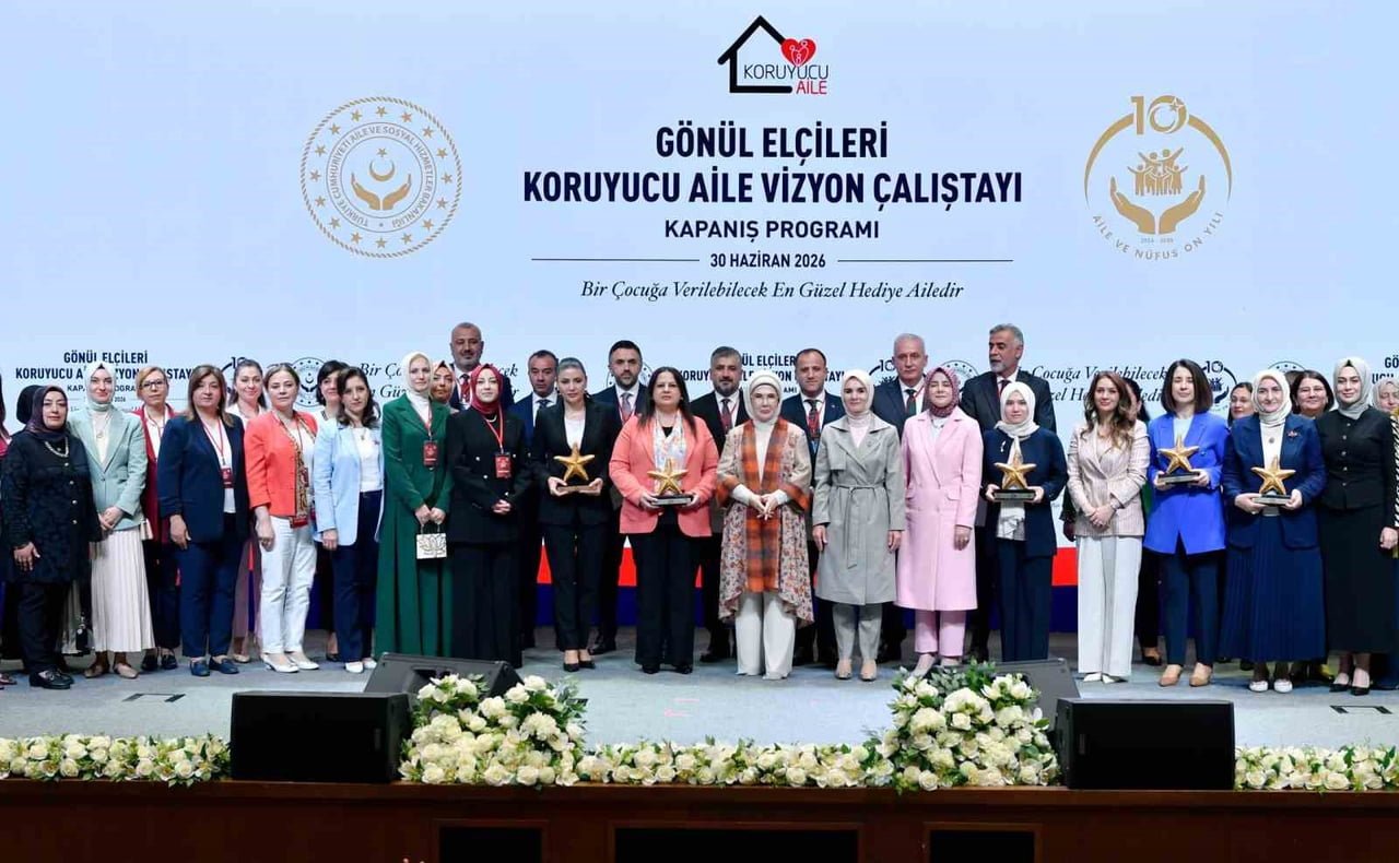 KAHRAMANMARAŞ, KORUYUCU AİLE HİZMETLERİNDE GÖSTERDİĞİ BAŞARIYLA "KALABALIK AİLE ÖZEL ÖDÜLÜ"NE...