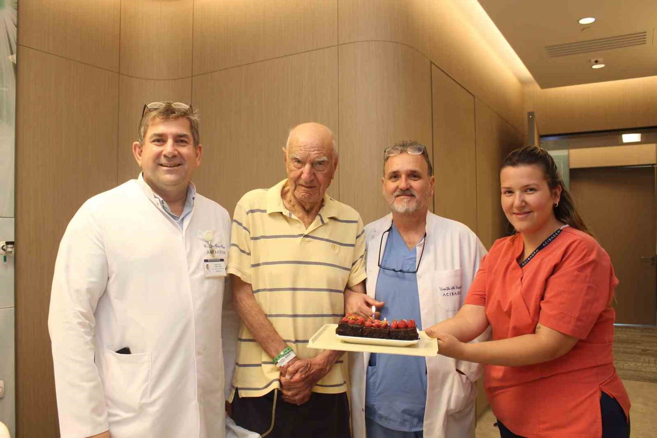 KALP PİLİ TAŞIMASINA VE KAN SULANDIRICI İLAÇ KULLANMASINA RAĞMEN LAZER YÖNTEMİYLE BAŞARILI BİR...