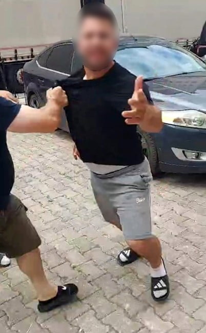 KAMU PERSONELİ, NAKLİYE FİRMASININ İDDİAYA GÖRE TAŞINMA GÜNÜ ÜCRETİ 80 BİN TL'YE ÇIKARMASI ÜZERİNE...