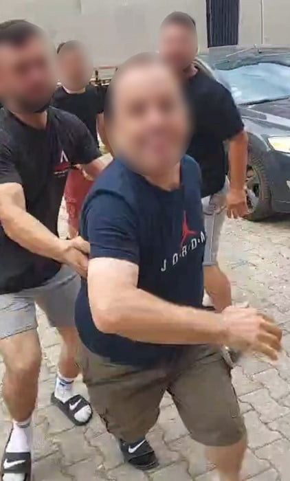 KAMU PERSONELİ, NAKLİYE FİRMASININ İDDİAYA GÖRE TAŞINMA GÜNÜ ÜCRETİ 80 BİN TL'YE ÇIKARMASI ÜZERİNE...