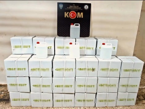 KAMYONDA 800 LİTRE ETİL ALKOL ELE GEÇİRİLDİ